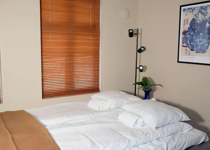 아파트 The Blue Door *